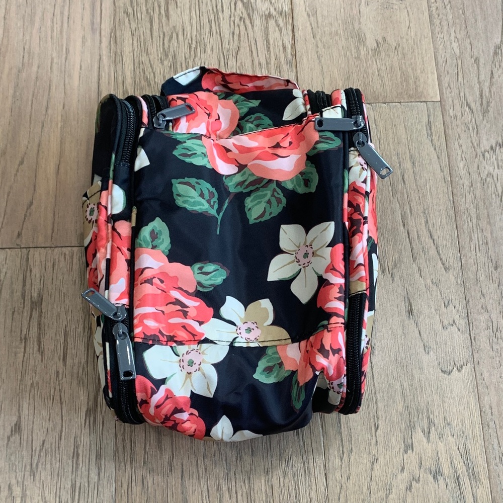 NWOT Narwey Hanging Travel Toiletry Bag - Black With Pink/White Flowers - Picture 3 of 4